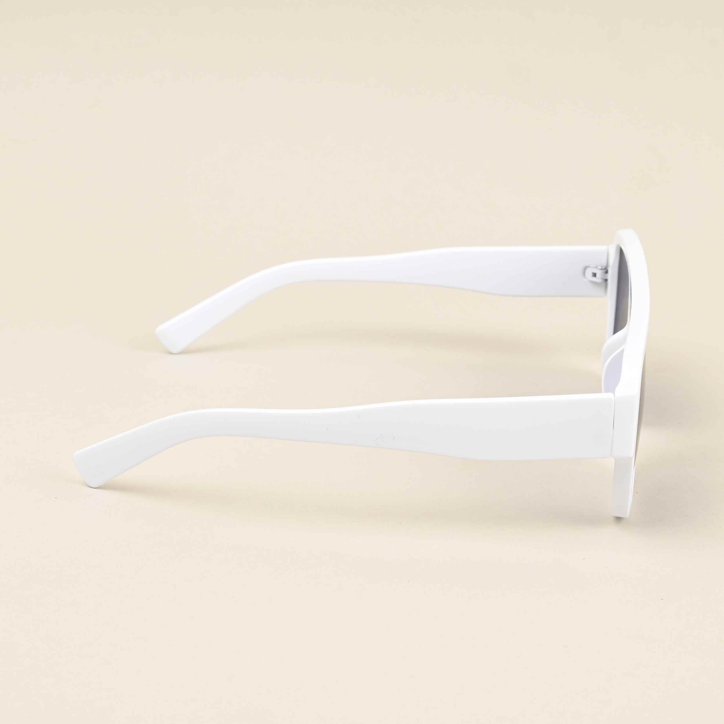 Idor 2104 White
