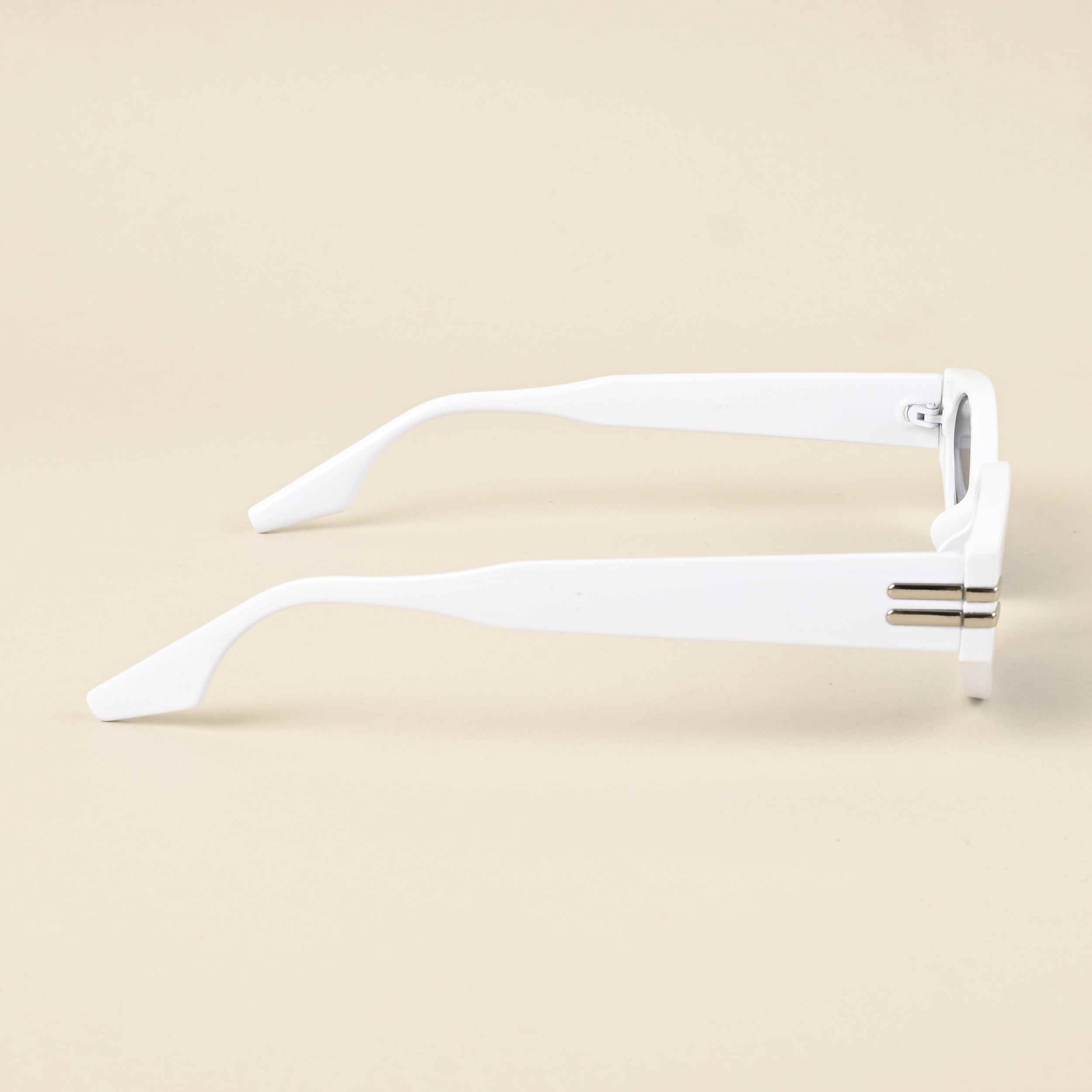 Idor 2037 White